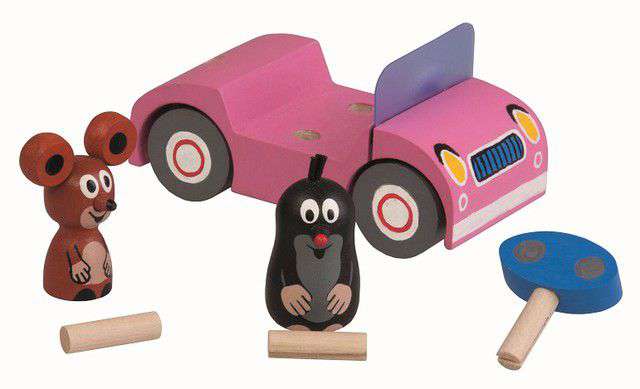 Holzauto mit dem kleinen Maulwurf